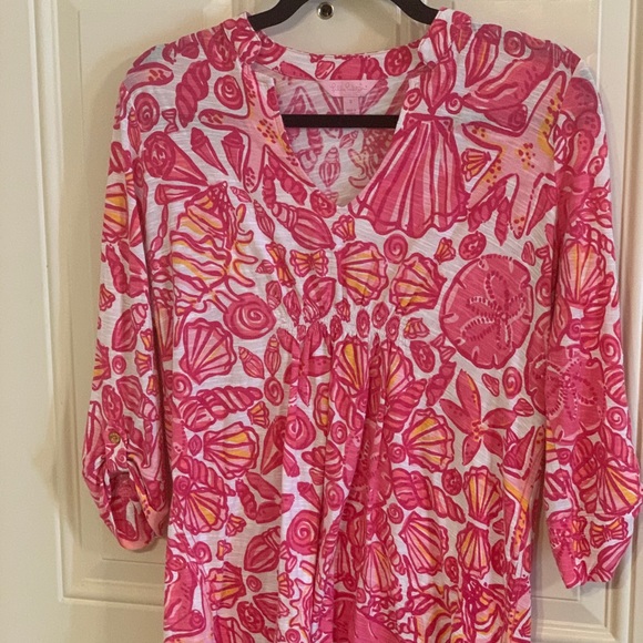 Size S Lilly Pulitzer Pink Orange Seashell Top - Picture 2 of 3